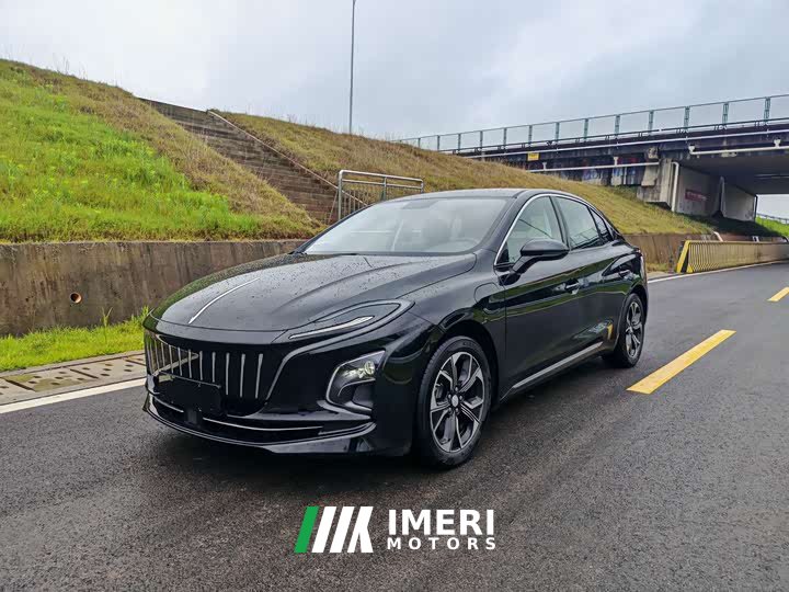 Hongqi E-QM5 431km Charging Enjoyment Edition