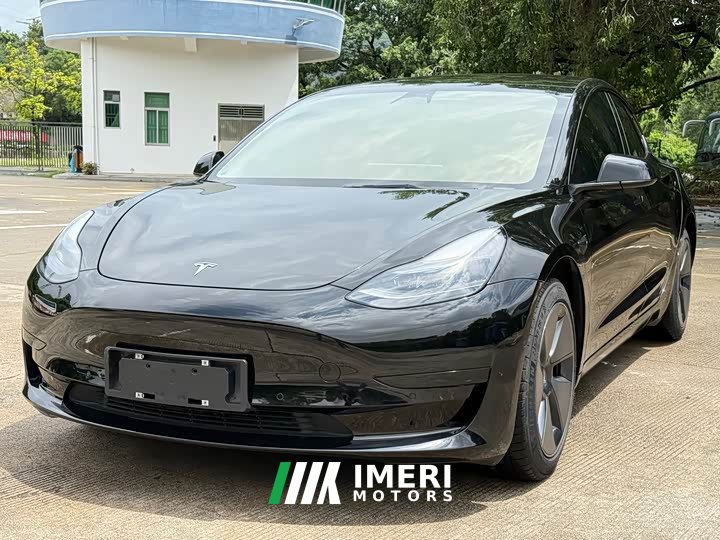 Tesla Model 3 rear-wheel drive version
