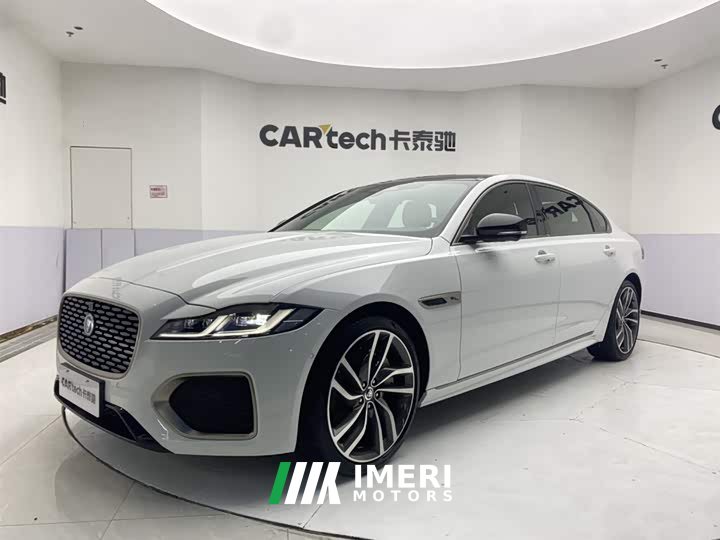 Jaguar XFL 2.0T P300 four-wheel drive flagship sports gold version