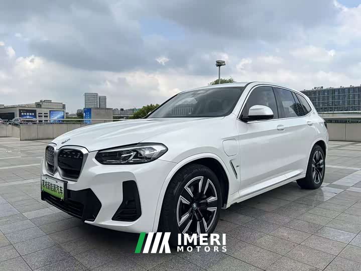 BMW iX3 2023 leading