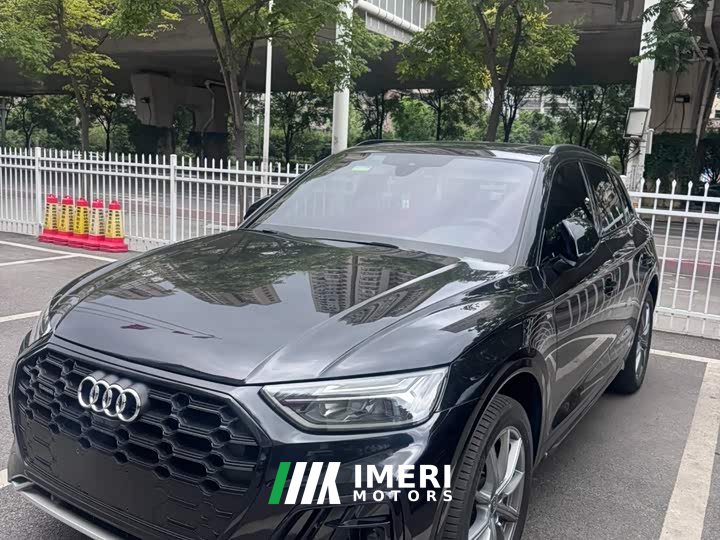 Audi Q5L 40 TFSI luxury and dynamic
