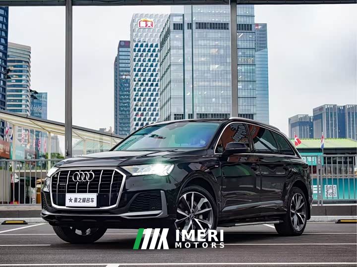 Audi Q7 55 TFSI quattro S line sports version
