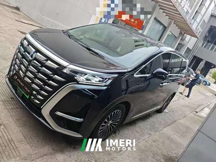 Denza D9 DM-i 980 four-wheel drive flagship