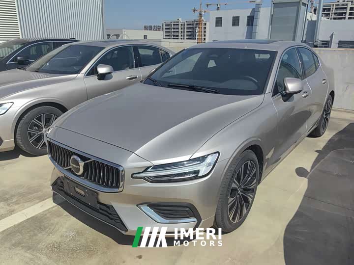 Volvo S60 B4 Zhiyuan Luxury Edition