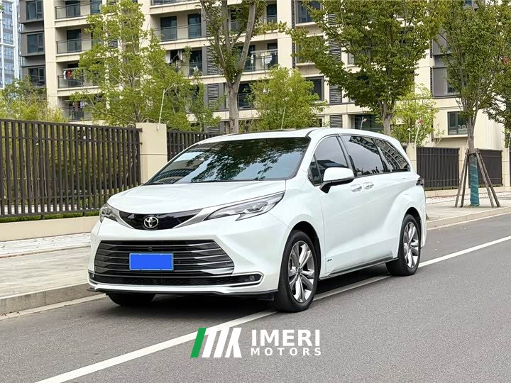 Toyota SIENNA 2.5L Hybrid Premium Edition