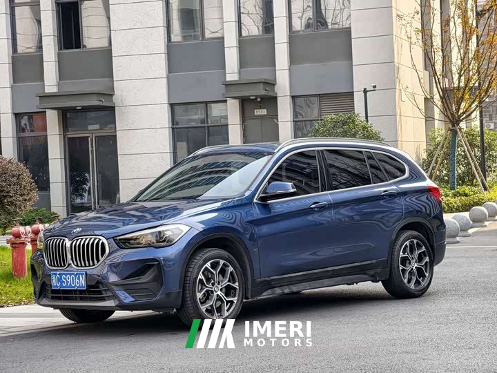 BMW X1 sDrive25Li Leading