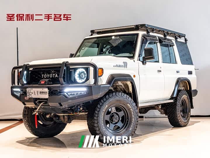 Toyota Land Cruiser (imported) LC76 4.0L automatic