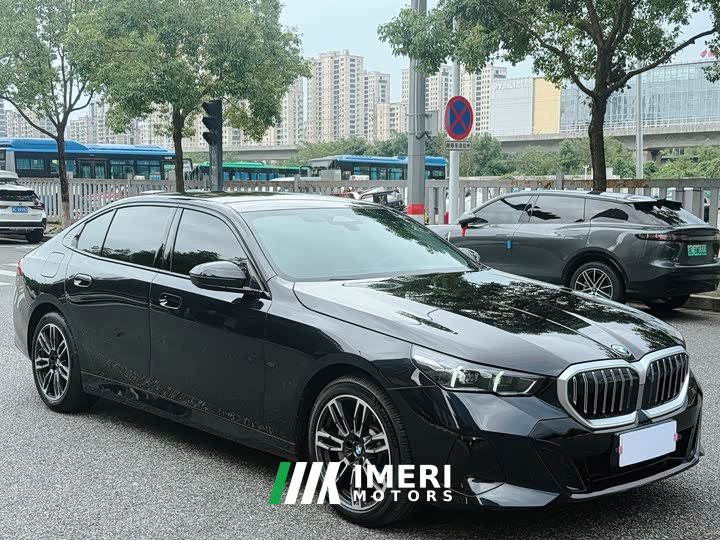 BMW 5 Series 530Li Leading M Sports Package