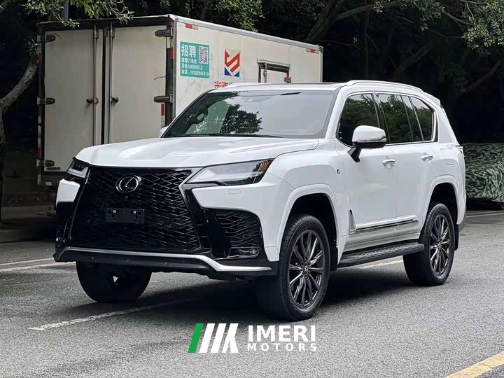 Lexus LX 600