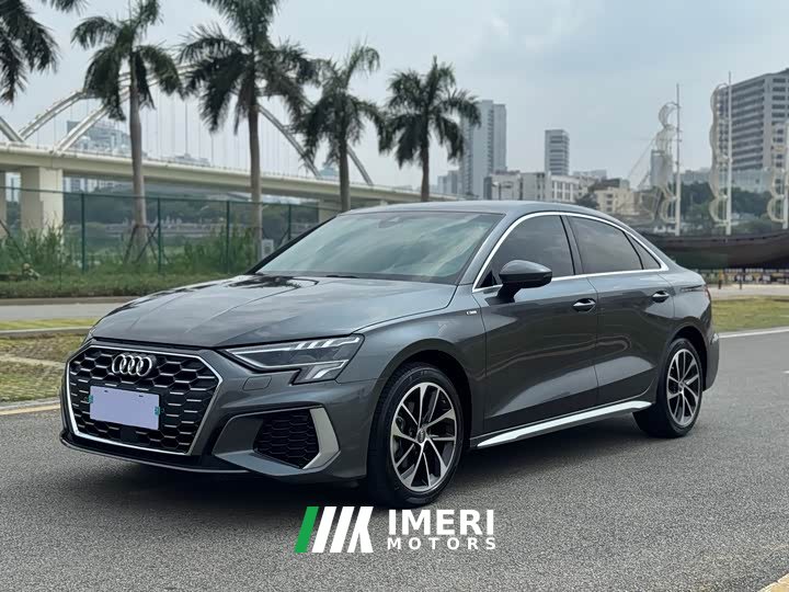 Audi A3 A3L Limousine 35 TFSI aggressive and sporty