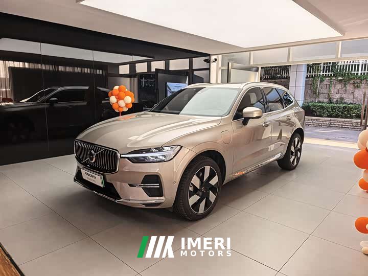 Volvo XC60 plug-in hybrid plug-in hybrid long-range four-wheel drive Zhiyuan luxury version