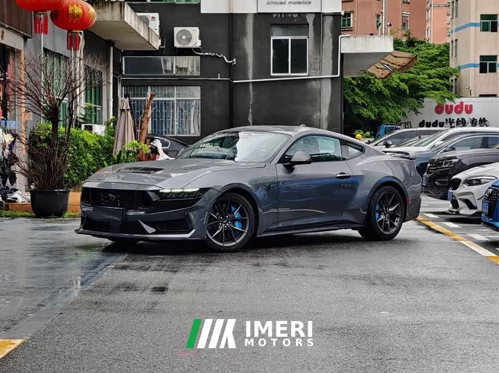 BMW Mustang 5.0L V8 Dark Horse