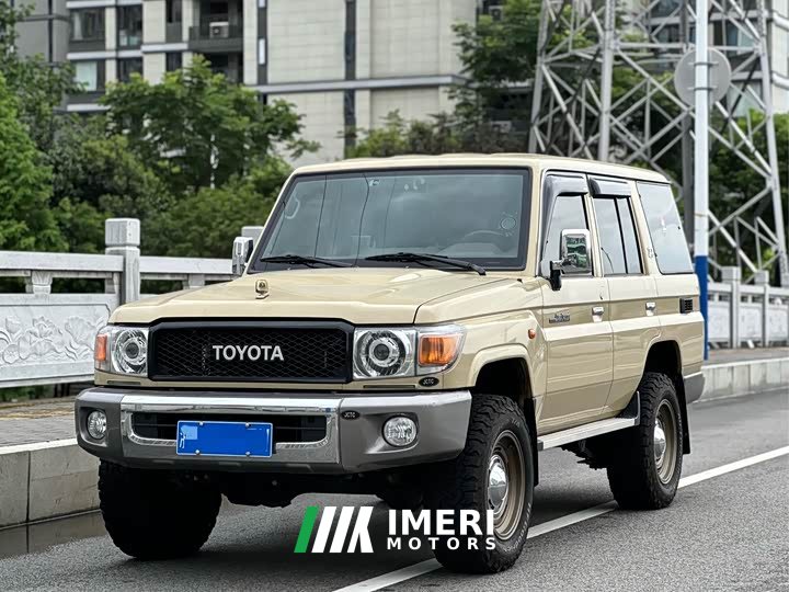 Toyota Land Cruiser (Imported) LC76 2022 4.0L Manual