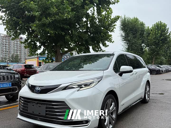 Toyota SIENNA 2.5LPHEV Premium Edition