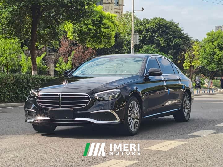 Mercedes-Benz E 300 L Luxury Version