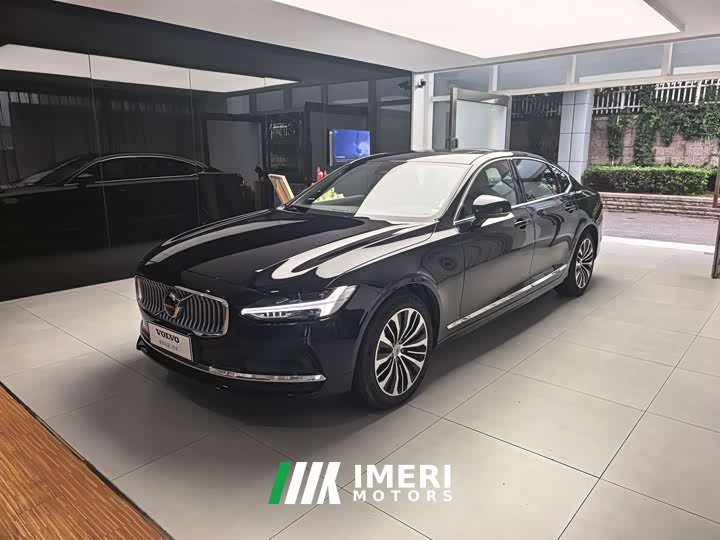 Volvo S90 B5 Luxury Edition
