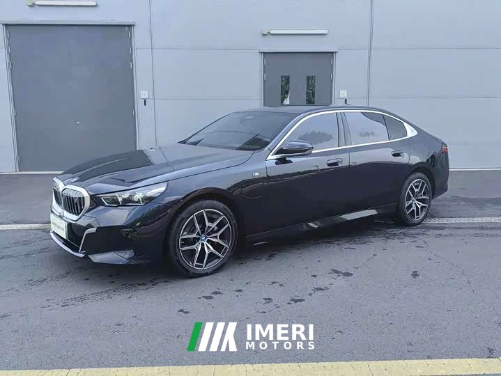 BMW i5 eDrive 35L M