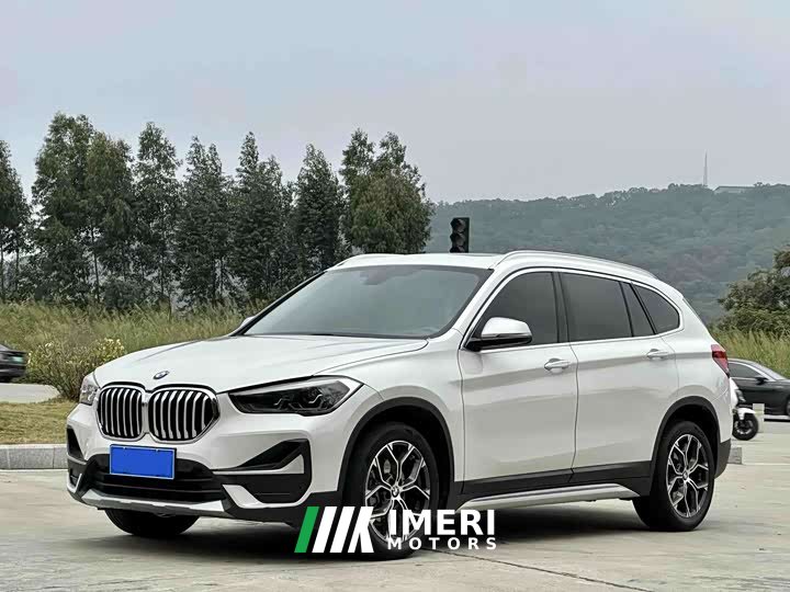 BMW X1 sDrive20Li Deluxe Version