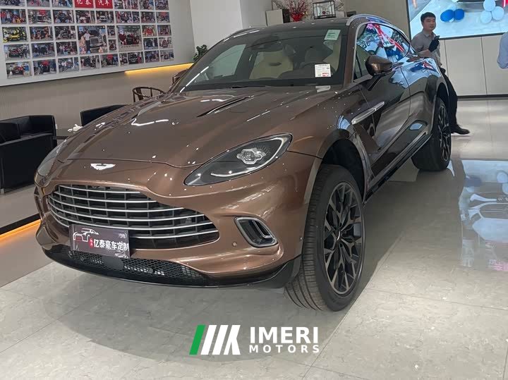 Aston Martin DBX 4.0T V8