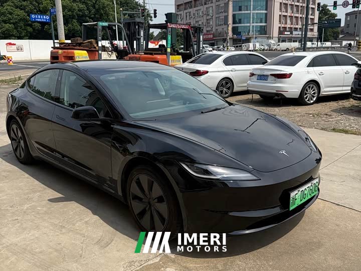 Tesla Model 3 rear-wheel drive version