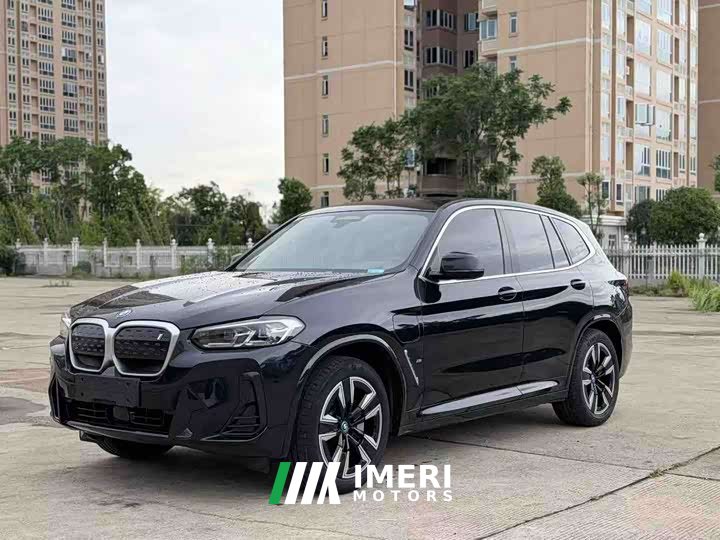 BMW iX3 Version