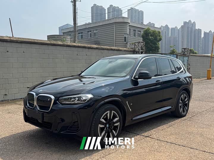 BMW iX3 2023 leading