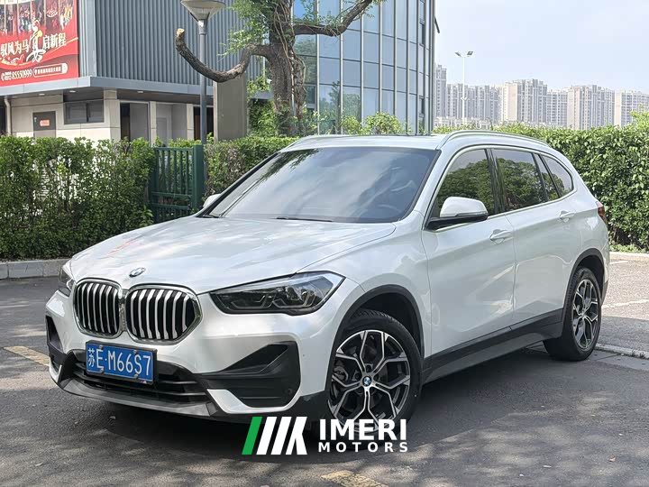 BMW X1 sDrive25Li Leading