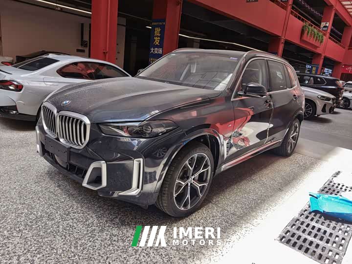 BMW X5 xDrive 30Li Deluxe VersionM