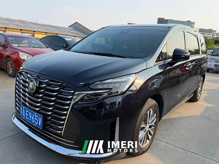 Buick GL8 ES Lu Zun Exclusive