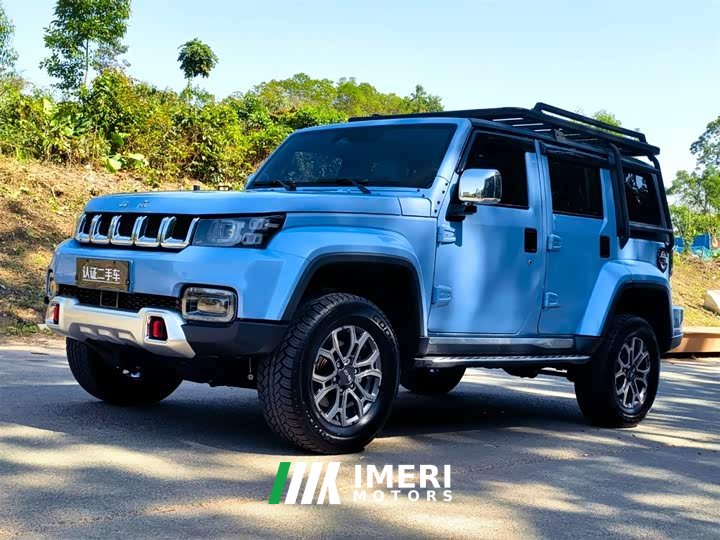 Beijing off-road BJ40 2.0T automatic four-wheel drive city hunter version knight type