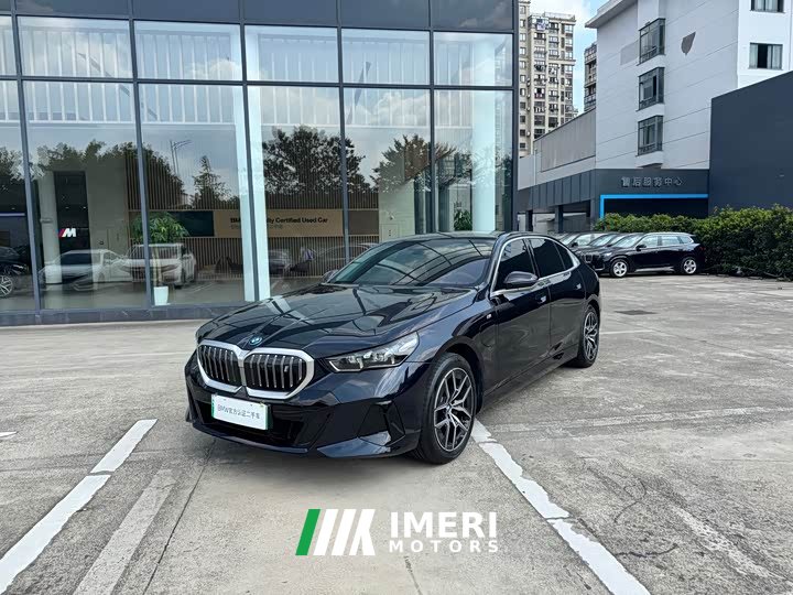 BMW i5 eDrive 35L M