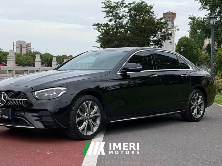 Mercedes-Benz E 300 L Luxury Version