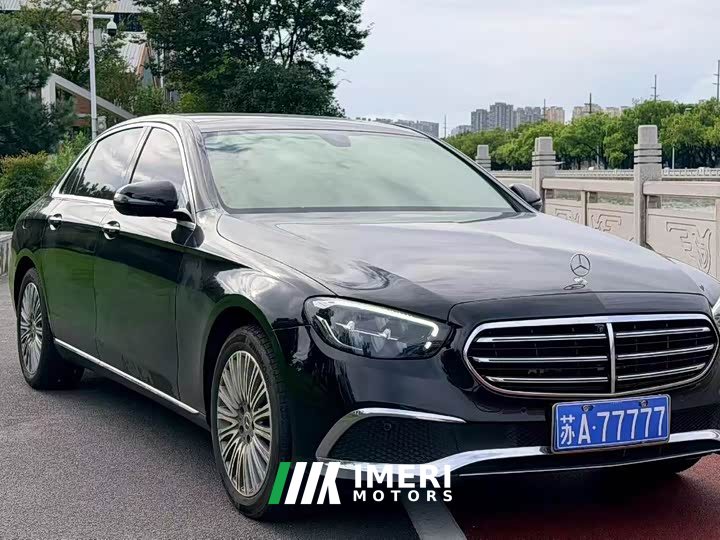 Mercedes-Benz E 300 L Luxury Version