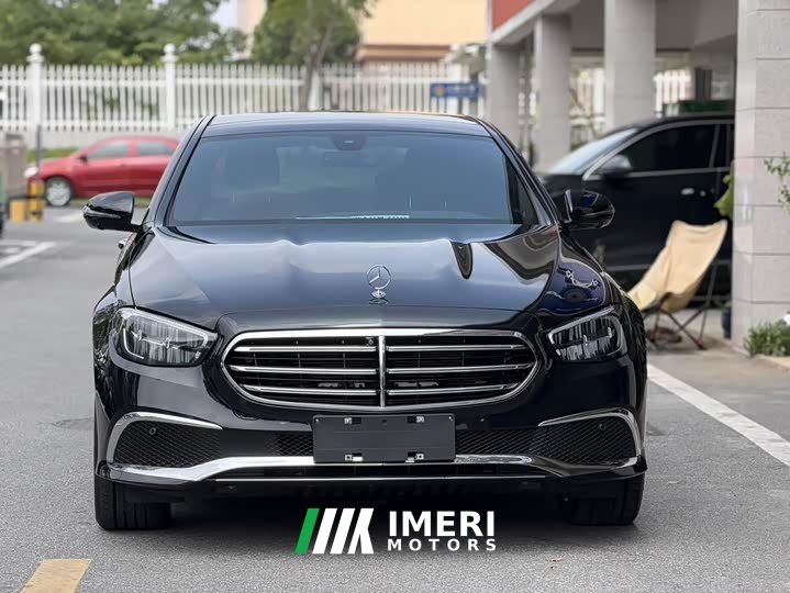 Mercedes-Benz E 300 L Luxury Version