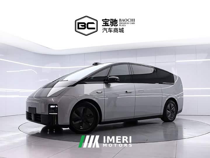 Li Auto MEGA Ultra