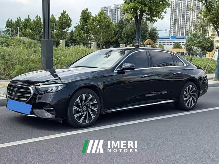 Mercedes-Benz E 300 L Luxury Version