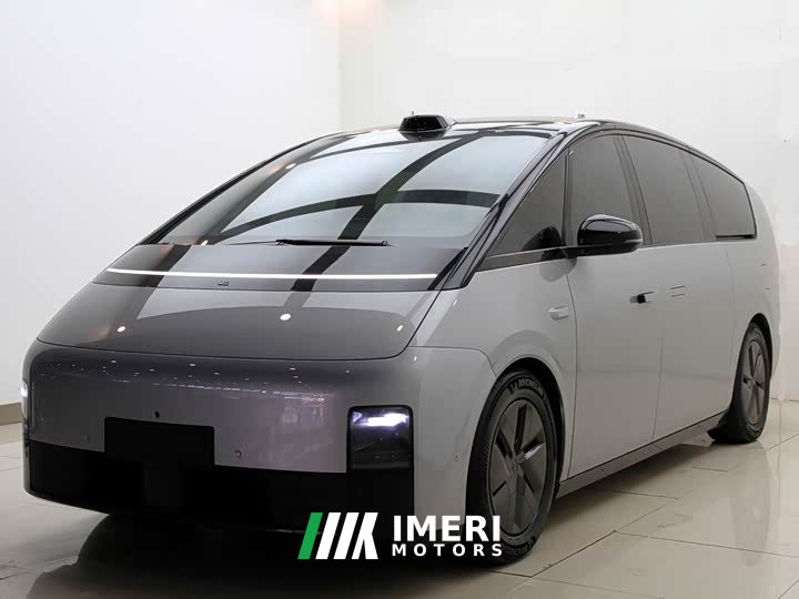 Li Auto MEGA Ultra