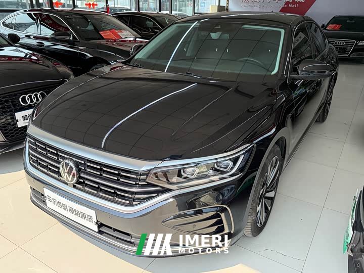Volkswagen Passat 330TSI Deluxe Edition