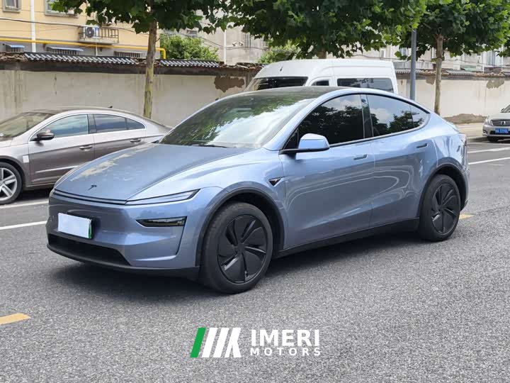 Tesla Model Y 2025 rear-wheel drive version