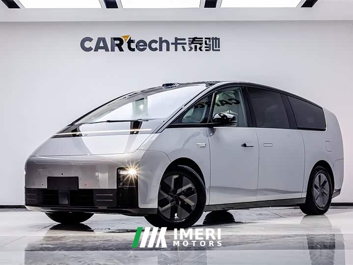 Li Auto Ideal MEGA Ultra smart refresh version