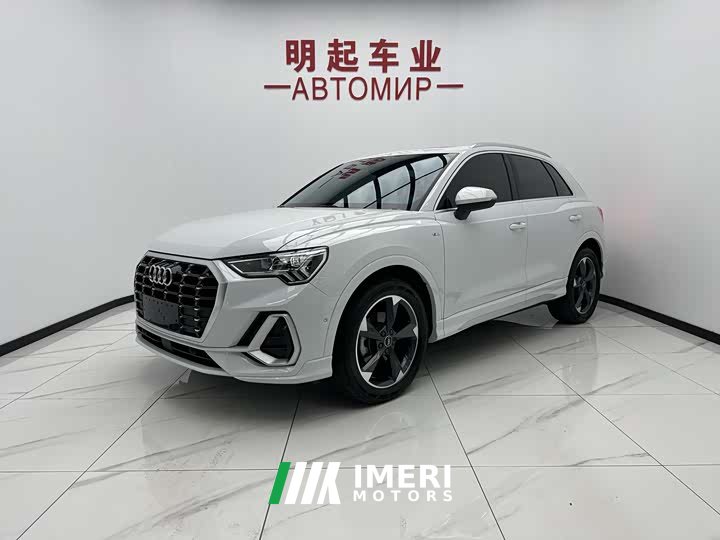 Audi Q3 35 TFSI Fashionable and Dynamic (1.4T)