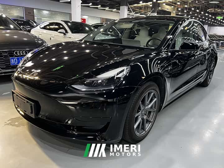 Tesla Model 3 rear-wheel drive version