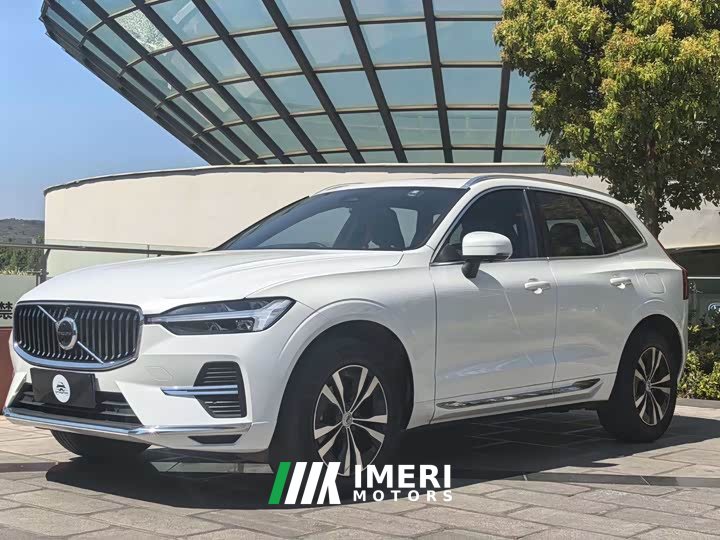Volvo XC60 B5 four-wheel drive Zhiyi luxury version