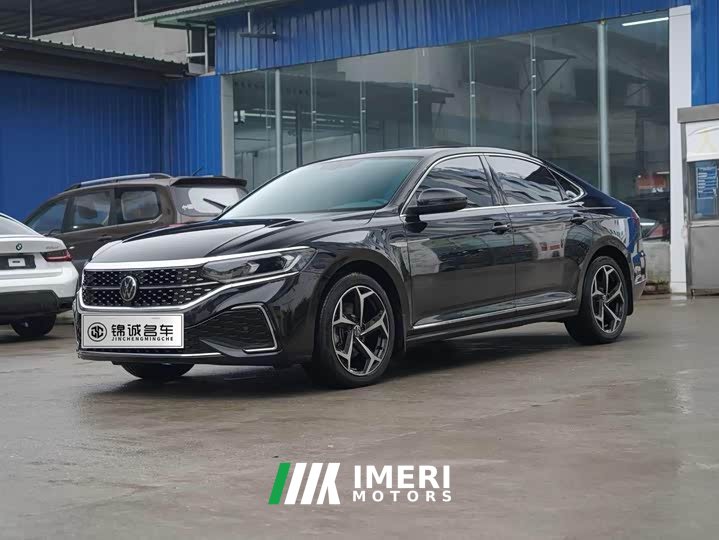 Volkswagen Passat 330TSI Starry Sky Elite Edition