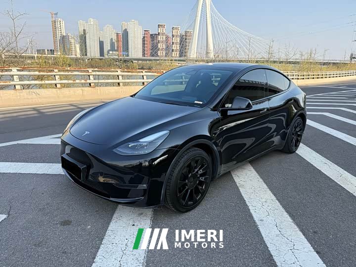 Tesla Model Y standard range rear-wheel drive version