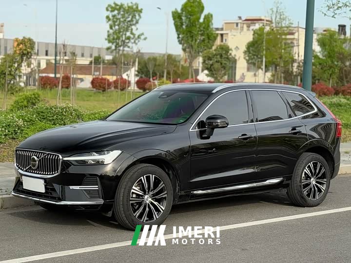 Volvo XC60 2022 B5 four-wheel drive Zhiyuan Deluxe Edition