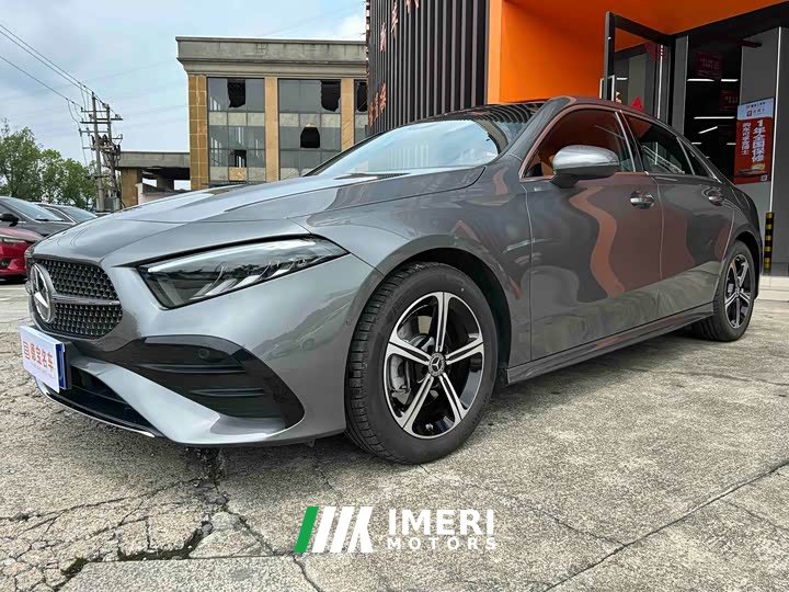 Mercedes-Benz A-Class facelift A 200 L fashionable