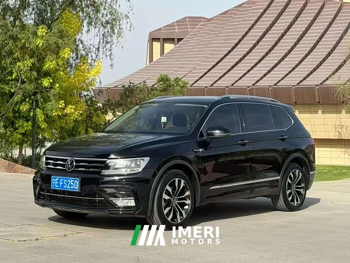 Volkswagen Tiguan L 330TSI Automatic FWD R-Line Premium Edition