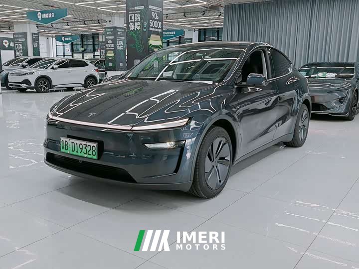 Tesla Model Y rear-wheel drive version