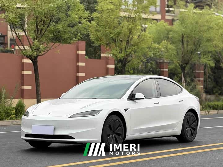 Tesla Model 3 facelift rear-wheel drive version